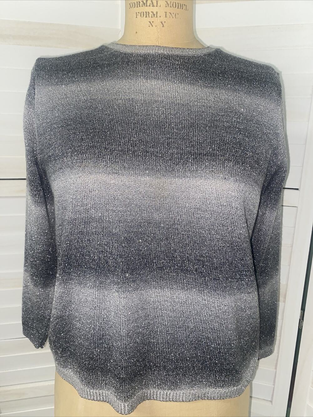 Alfred Dunner Petite SPARKLE Glitter Sweater Shirt Top PM Gray Silver METALLIC